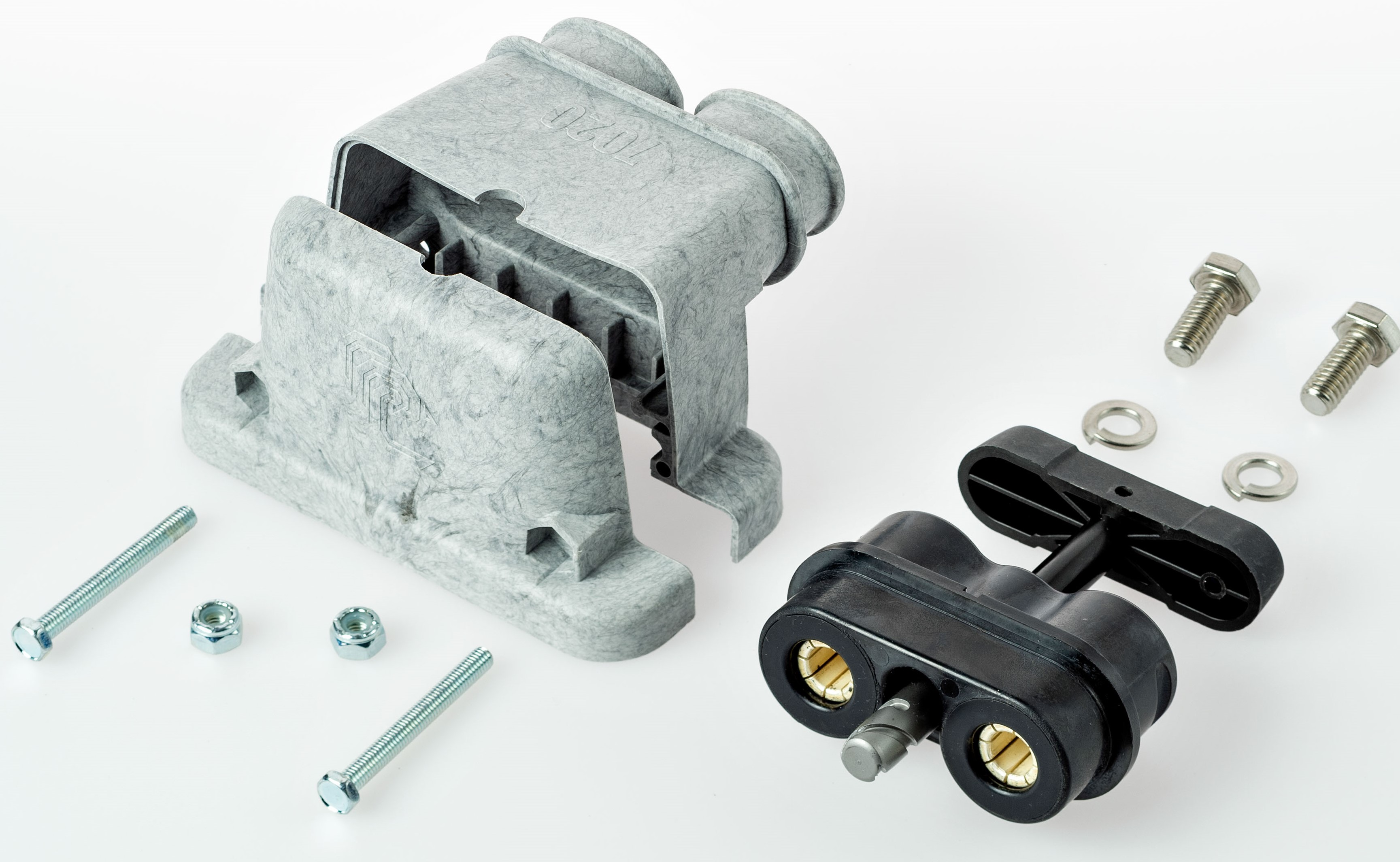 7020 Plug 7020 Cable Mounted Plug